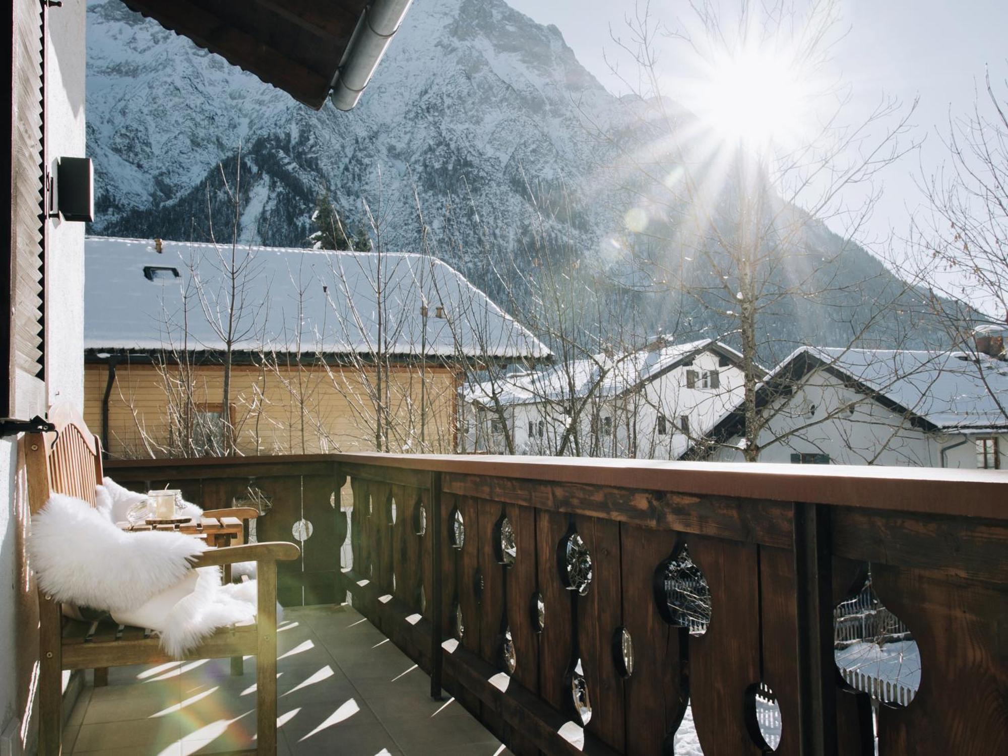 Die Karwendelsuite - 5 Sterne Fewo Mit Bestem Bergblick, Zentrumsnah & Ruhig Gelegen, Familienfreundlich ミッテンヴァルト エクステリア 写真