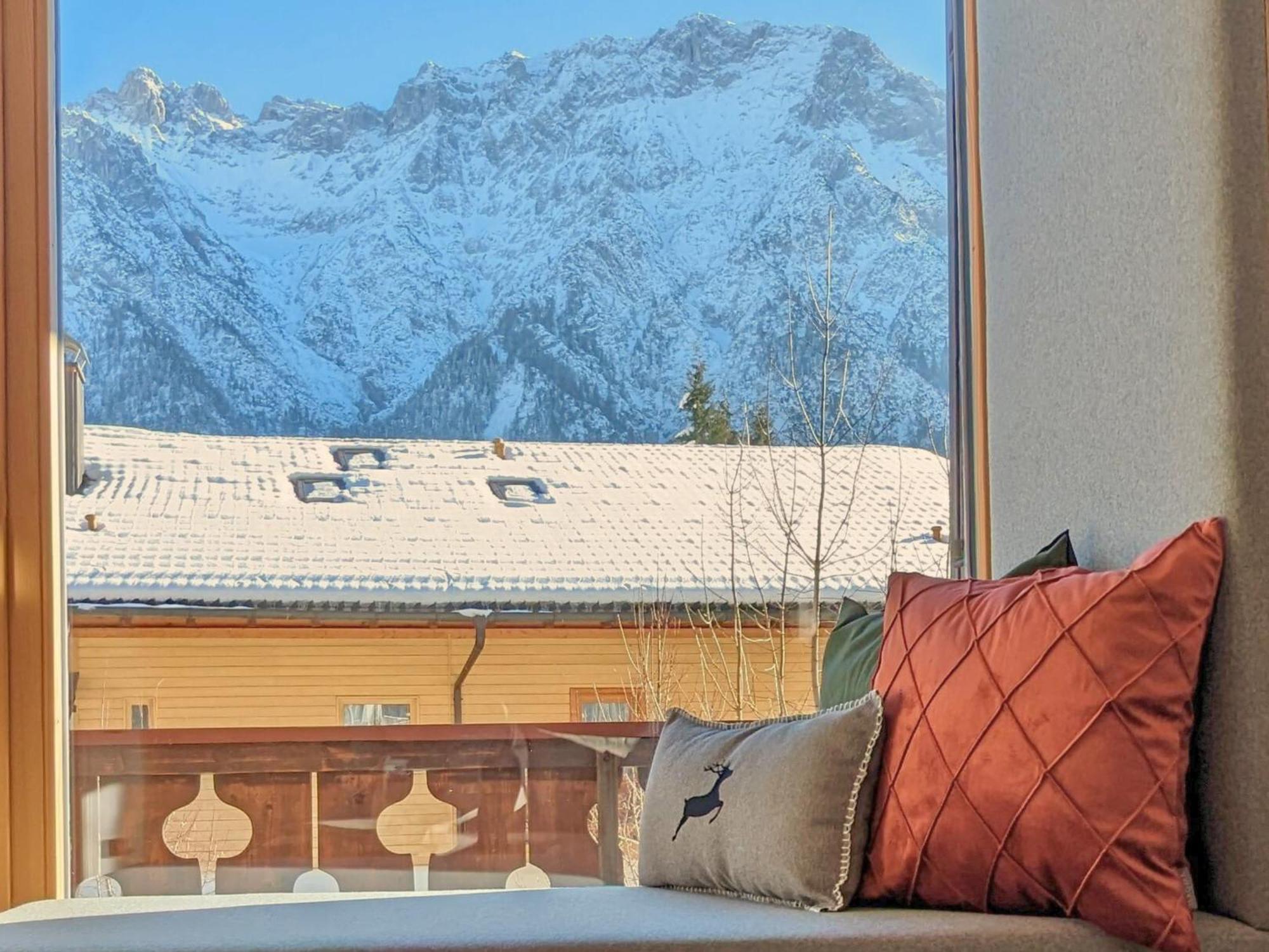 Die Karwendelsuite - 5 Sterne Fewo Mit Bestem Bergblick, Zentrumsnah & Ruhig Gelegen, Familienfreundlich ミッテンヴァルト エクステリア 写真