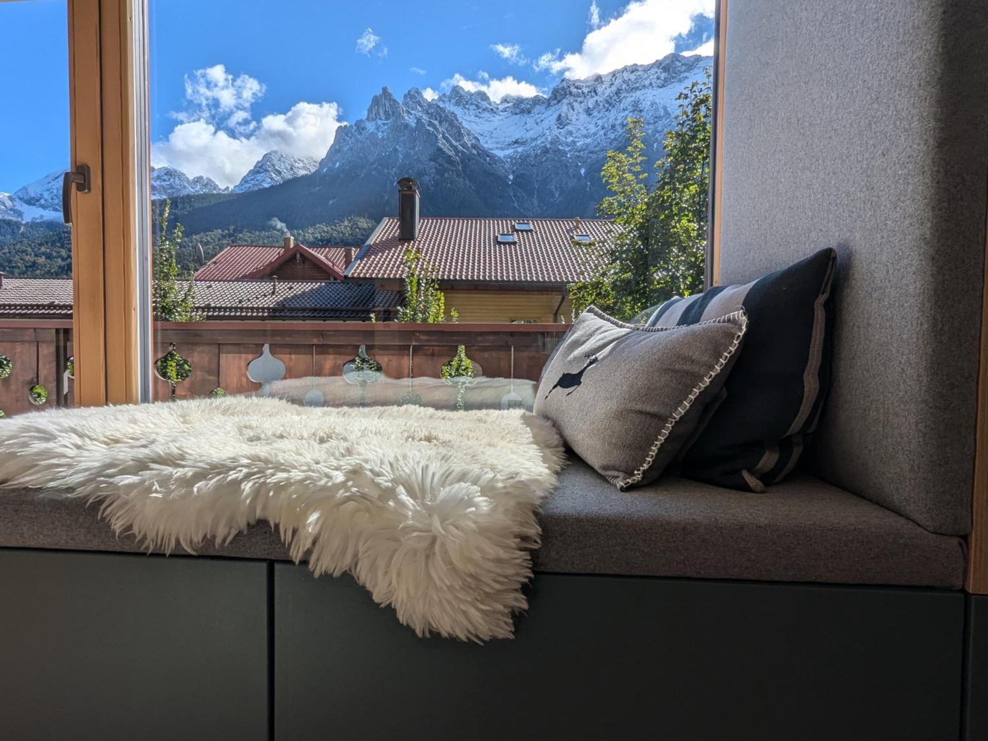 Die Karwendelsuite - 5 Sterne Fewo Mit Bestem Bergblick, Zentrumsnah & Ruhig Gelegen, Familienfreundlich ミッテンヴァルト エクステリア 写真